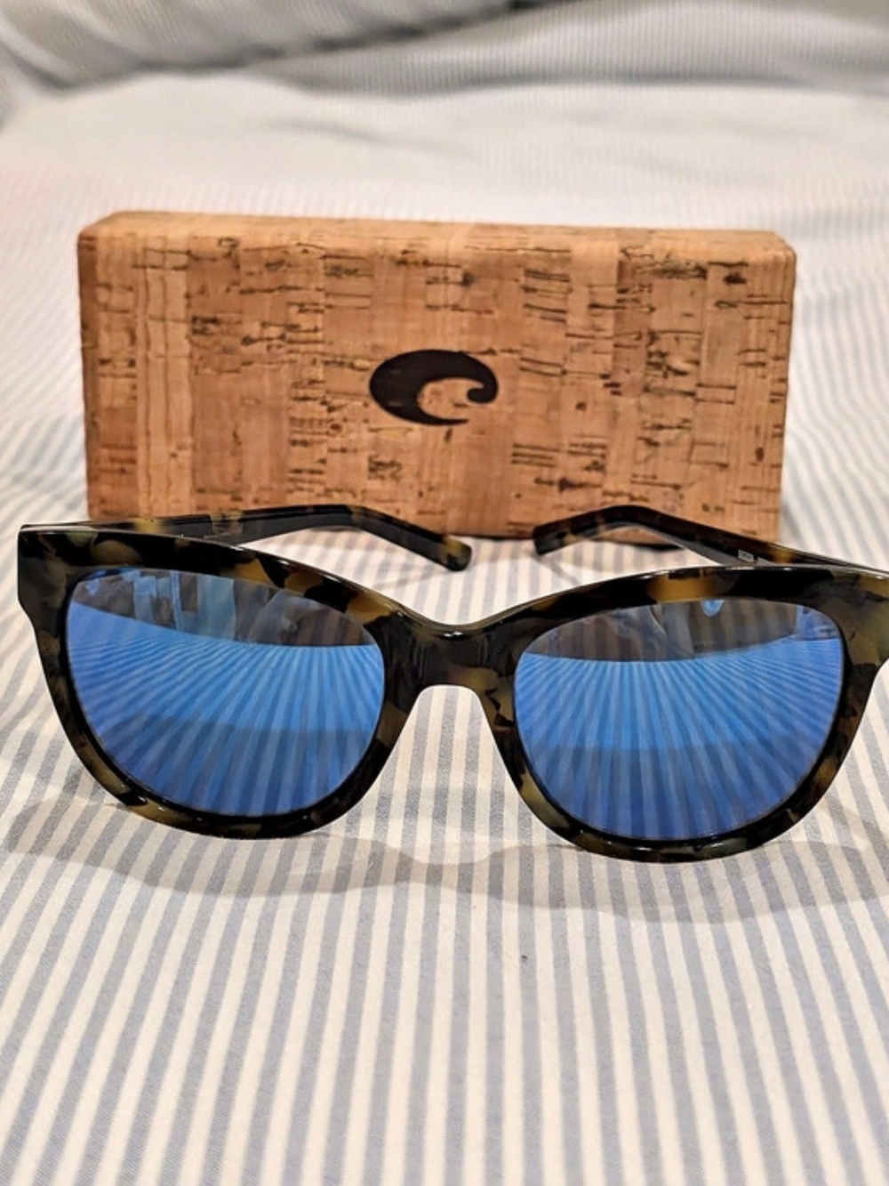 Costa Bimini Sunglasses in Black & Blue Like New